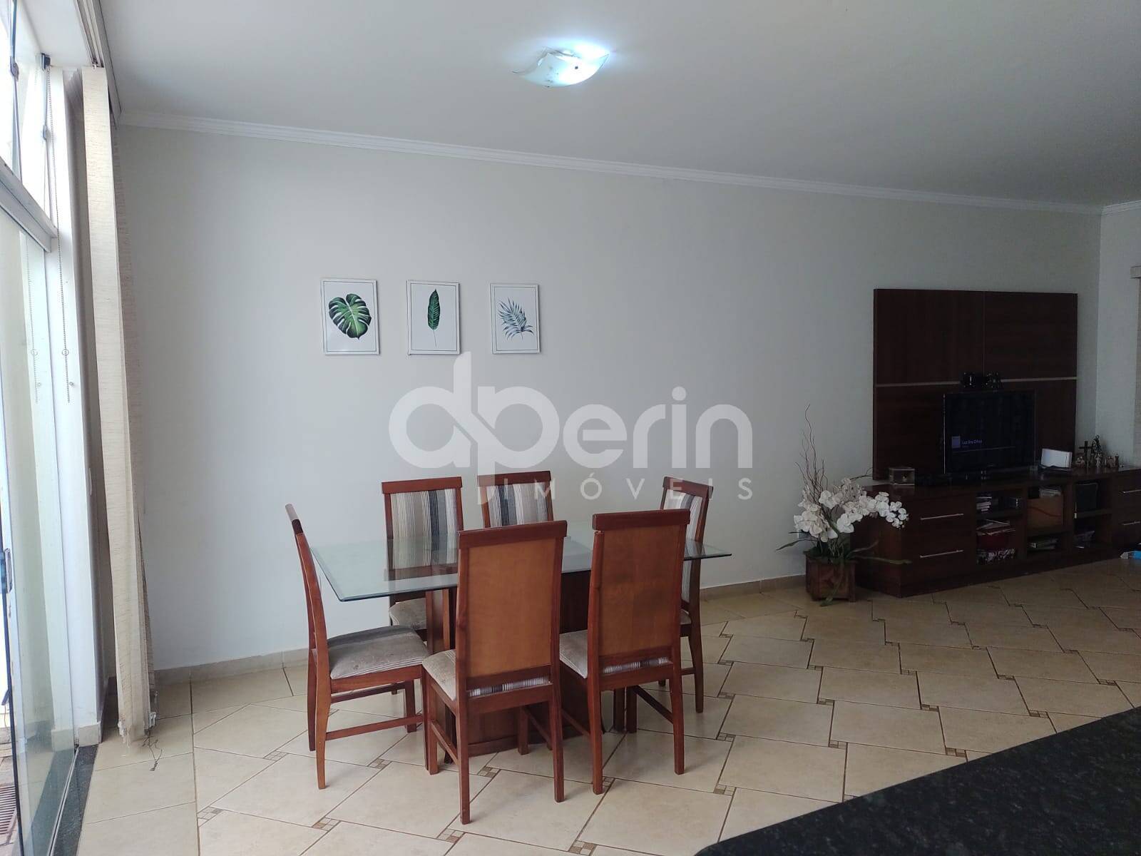 Casa à venda com 3 quartos, 170m² - Foto 9