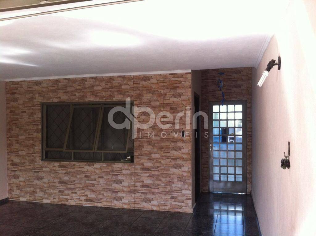 Casa à venda com 3 quartos, 145m² - Foto 2