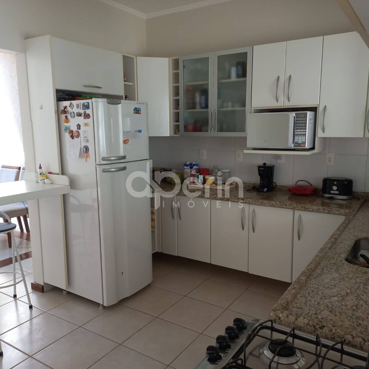 Casa à venda com 3 quartos, 185m² - Foto 8