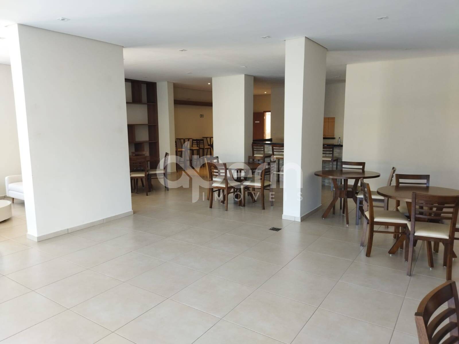 Apartamento à venda com 3 quartos, 109m² - Foto 2