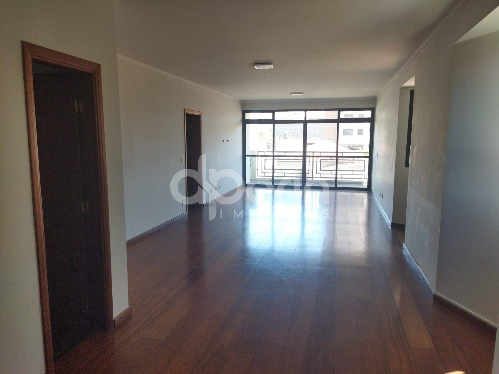 Apartamento à venda com 3 quartos, 147m² - Foto 2