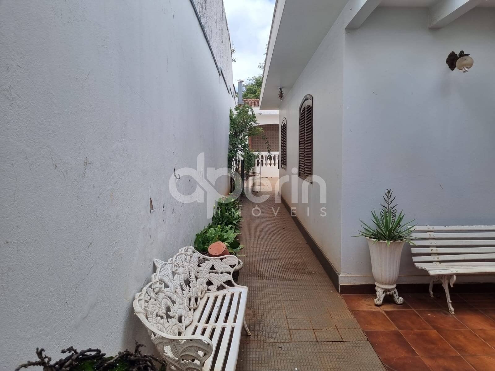 Casa à venda com 4 quartos, 272m² - Foto 17