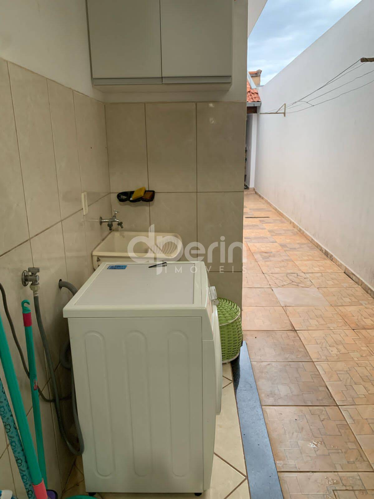 Casa à venda com 2 quartos, 67m² - Foto 18