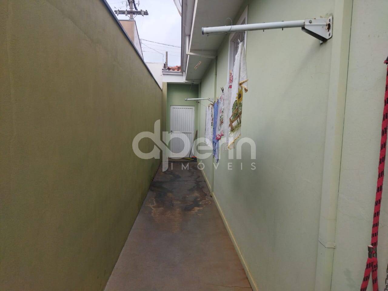 Casa à venda com 4 quartos, 169m² - Foto 4