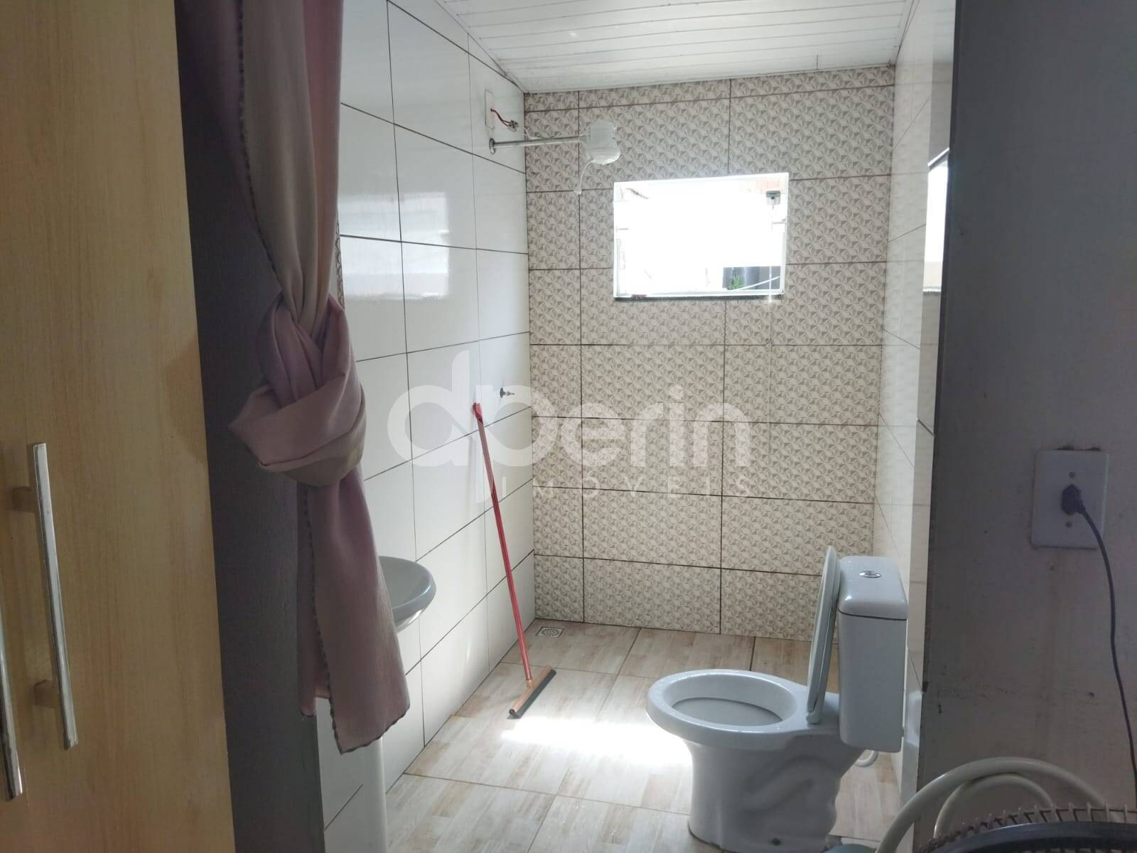 Casa à venda com 2 quartos, 100m² - Foto 3