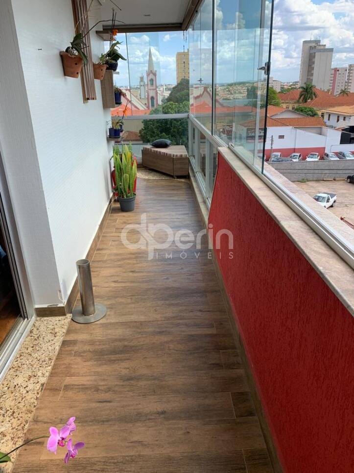 Apartamento à venda com 3 quartos, 170m² - Foto 6