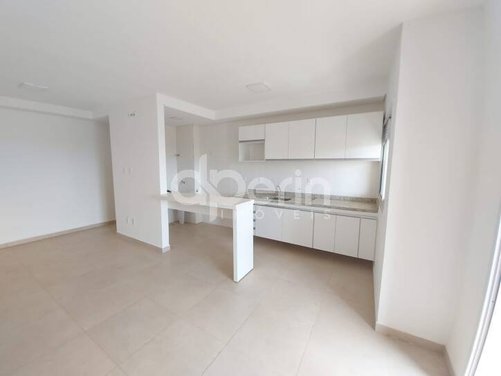 Apartamento à venda com 2 quartos, 65m² - Foto 2